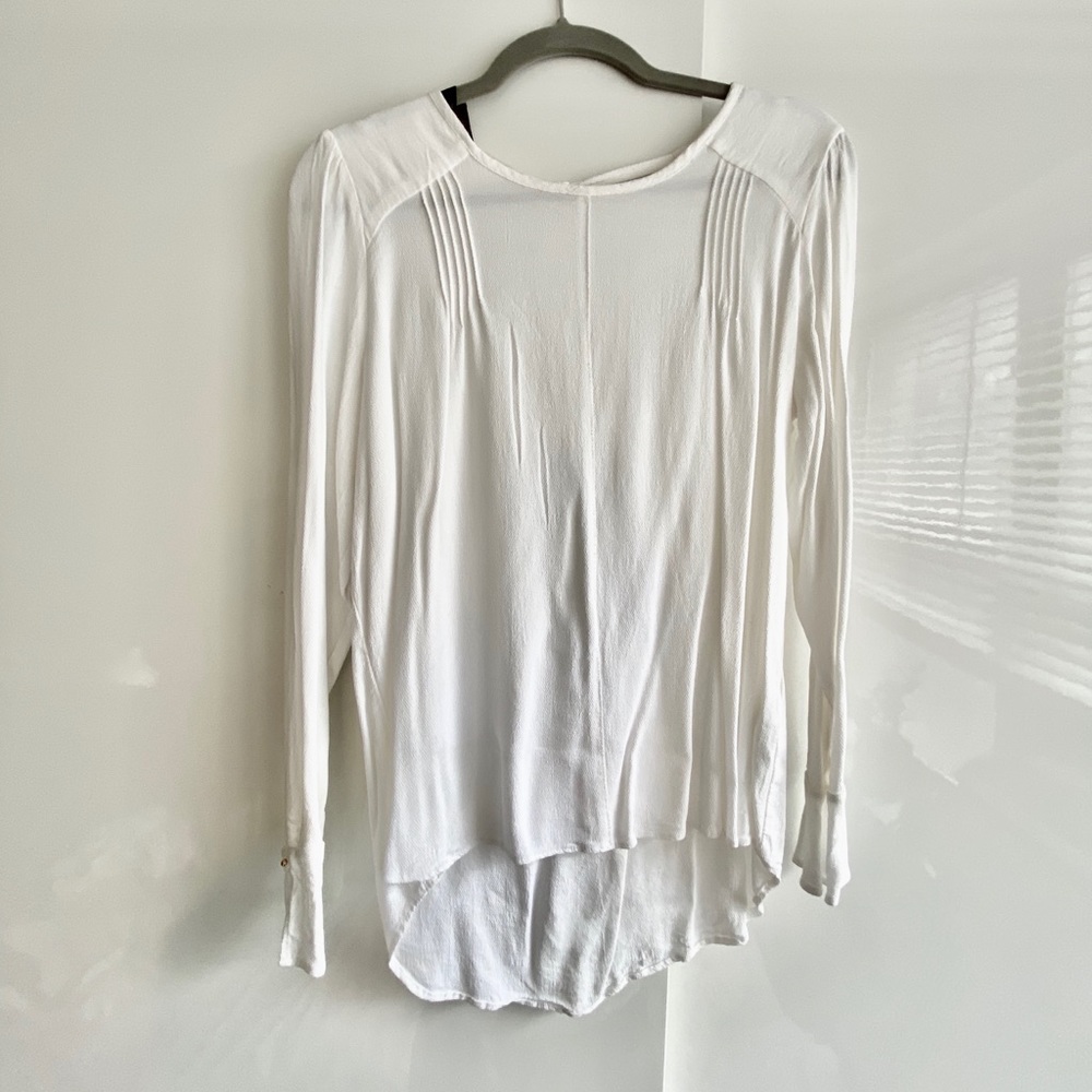 White dress shirt